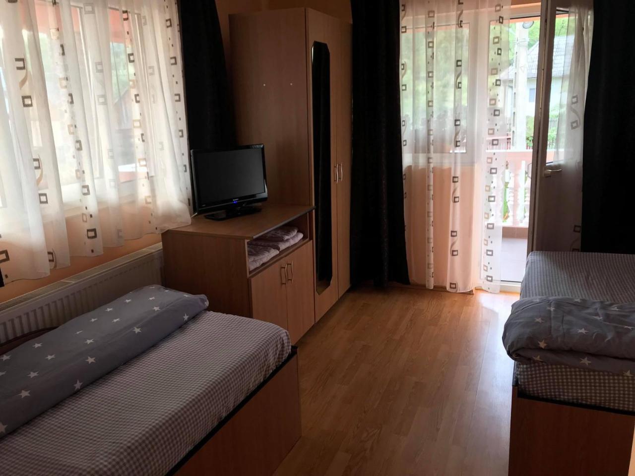 Pensiunea Colt De Rai Săcel Exteriör bild