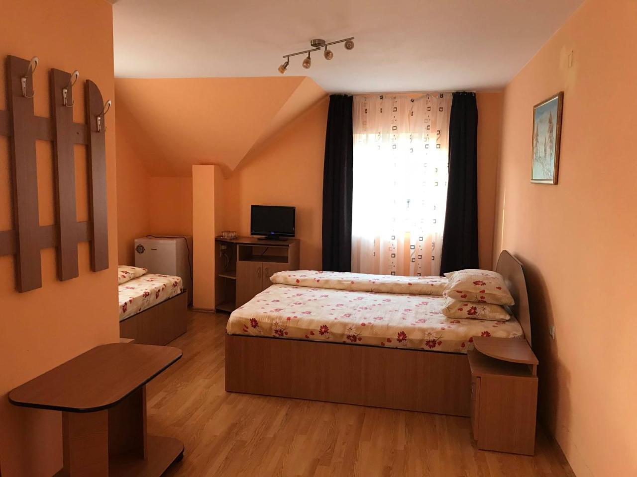 Pensiunea Colt De Rai Săcel Exteriör bild