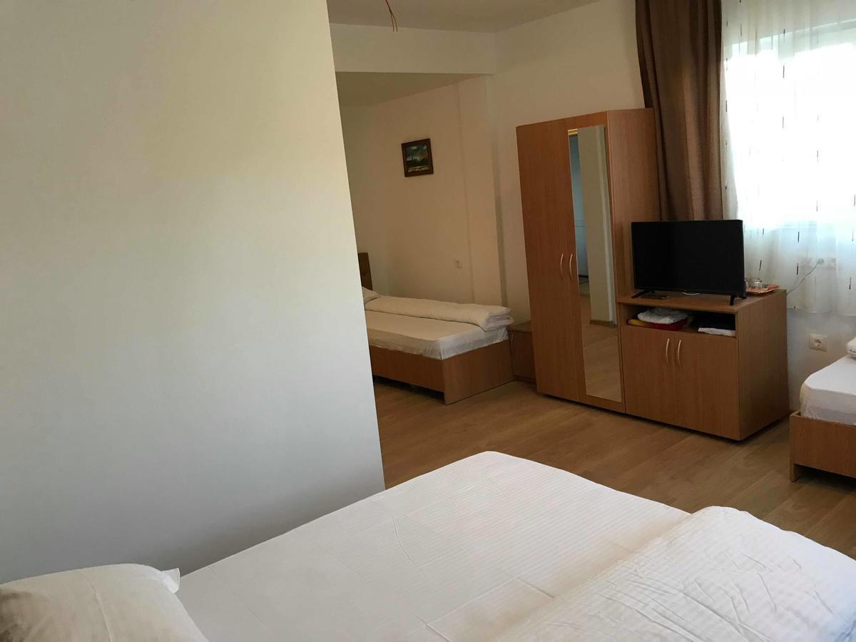 Pensiunea Colt De Rai Săcel Exteriör bild