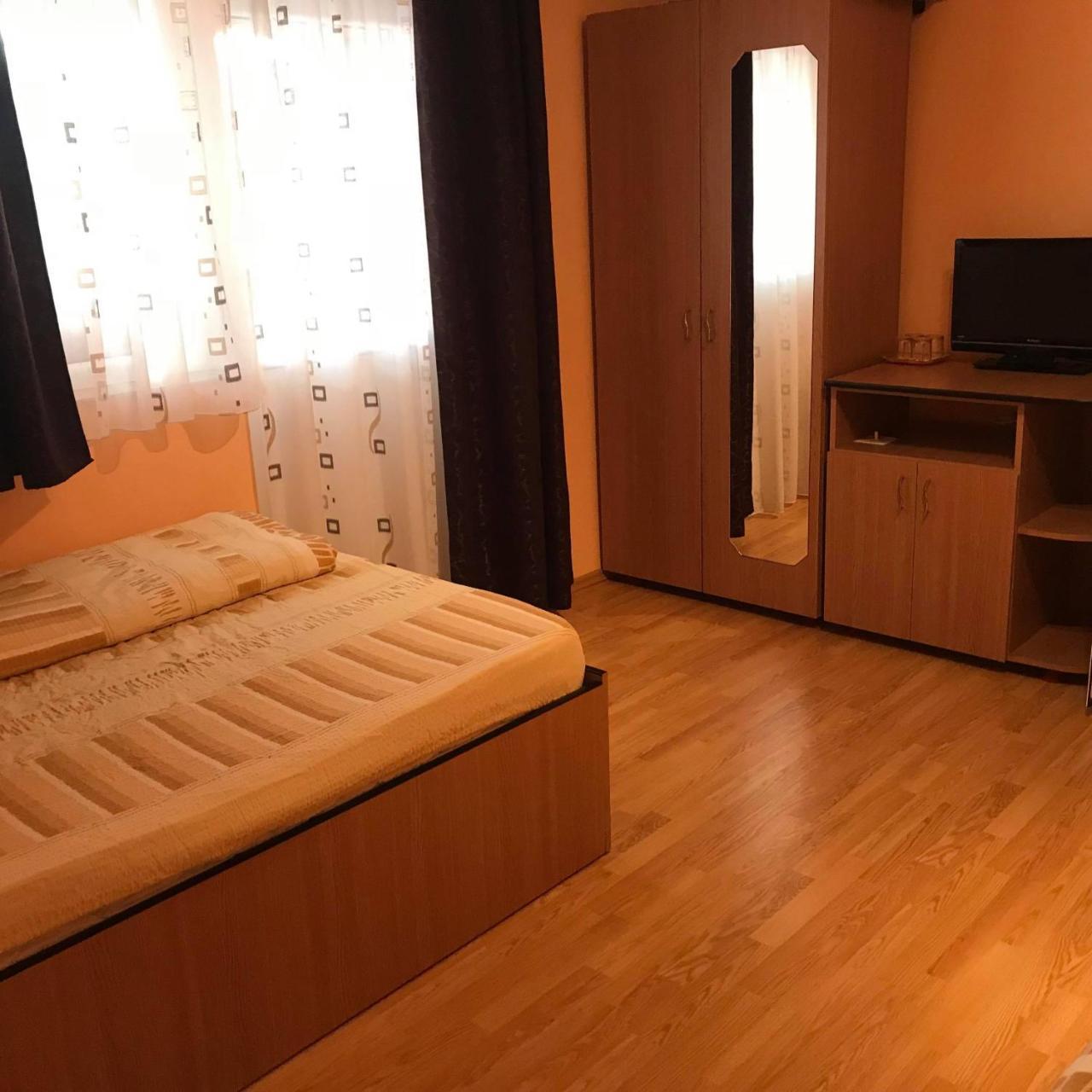 Pensiunea Colt De Rai Săcel Exteriör bild