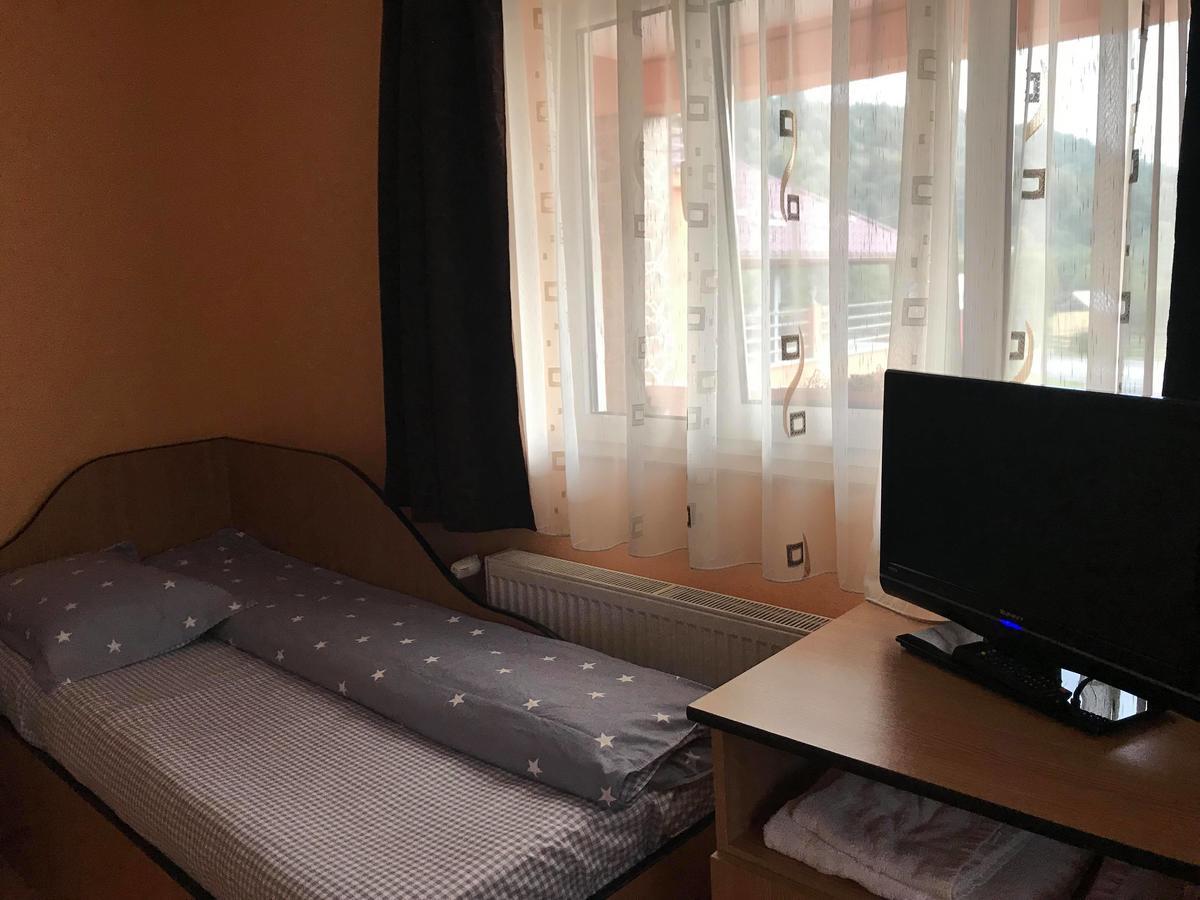 Pensiunea Colt De Rai Săcel Exteriör bild