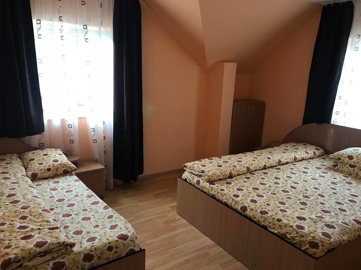 Pensiunea Colt De Rai Săcel Exteriör bild